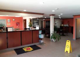 Super 8 by Wyndham Niagara Falls 5