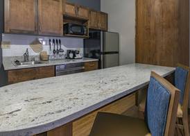 La Quinta Inn & Suites by Wyndham Flagstaff East I-40 3