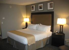 Holiday Inn & Suites EAST PEORIA by IHG 4