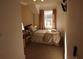 The Golden Lion Hotel 5