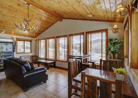 Super 8 by Wyndham Gardiner/Yellowstone Park Area 2
