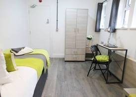 Queen Street Apartments 4