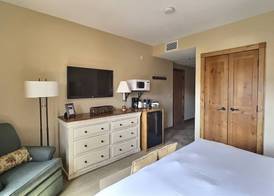Lodge at Mountaineer Square 4