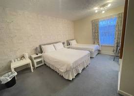 The Dolphin Hotel 5