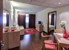Hotel Capital 4