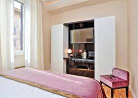 BQ House COLOSSEUM Luxury Rooms 5