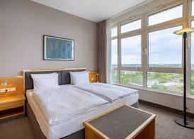 HI Hotel International Hamburg 5