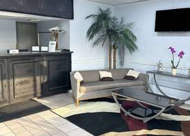Days Inn & Suites by Wyndham Jennings 3