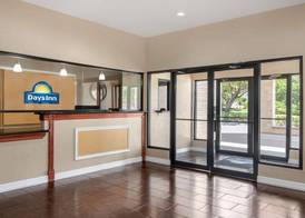 Days Inn by Wyndham San Antonio Near Fiesta Park 2