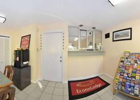 Econo Lodge Sharon - Foxborough 3