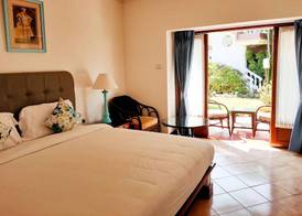 Coconut Grove Beach Resort 4