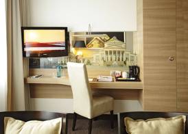 H4 Hotel Berlin Alexanderplatz 5