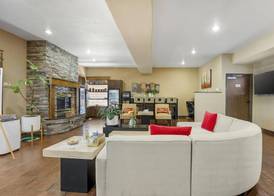 Best Western Plus Prairie Inn 3