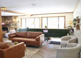 Sierra Blue Hotel & Swim Club 2