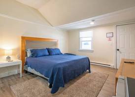 Jonathan Edwards Motel 4