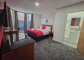 Hullywood Rooms 2