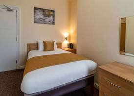 Clifton Hotel 4