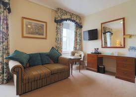 Royal Hotel 4