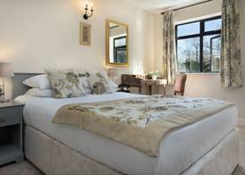 Stanton Manor Hotel 3