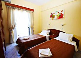 Agios Georgios - 2 Beds - Sleeps 4 - Free Parking 4