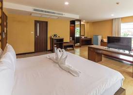 The Kris Resort Hotel 4