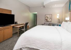 Courtyard by Marriott Bentonville 4