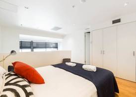 EVAN, 1BDR Southbank Apartment 4