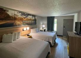 Days Inn by Wyndham Crystal River 5