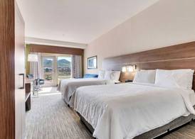 Holiday Inn Express & Suites LAKE ELSINORE by IHG 5