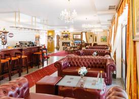 Elegant Lux Hotel 5