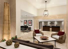 Ramada Plaza by Wyndham Leon 4