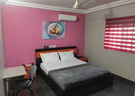 Royal Blue Guest House, Lomé Togo. 4