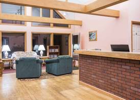 Travelodge by Wyndham Lake George NY 4
