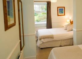 Beacon Country House & Luxury Shepherd Huts 2