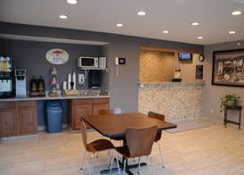 Super 8 by Wyndham Centerville 2