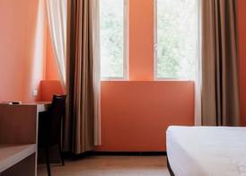 Queen Hotel 3