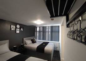 Black Ocean Holiday Apartments 3