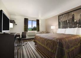 Super 8 by Wyndham Portland Airport 5