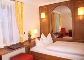 Hotel am Schlosspark Zum Kurfürst 2
