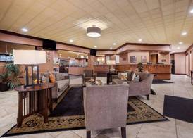 Quality Inn & Suites Syracuse Fairgrounds 2