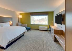 Holiday Inn Express & Suites ROANOKE – CIVIC CENTER by IHG 4
