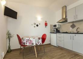 Rising Sun Top-Floor Flat 5