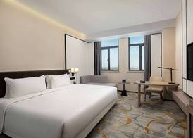 Ramada by Wyndham Pinghu 4