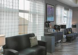 La Quinta by Wyndham Orlando Airport - On Property Food Trucks & Free Airport Shuttle! 2