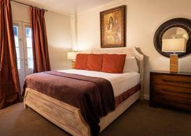 Old Capitol Inn 5