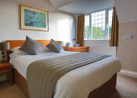Oaklands Hotel 4