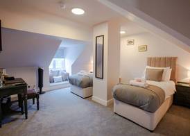 Woodfalls Inn 3