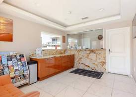 Diamond Bell Inn & Suites 3