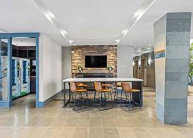 Sandman Hotel & Suites Calgary West 2