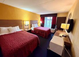 Days Inn by Wyndham Seymour 3
